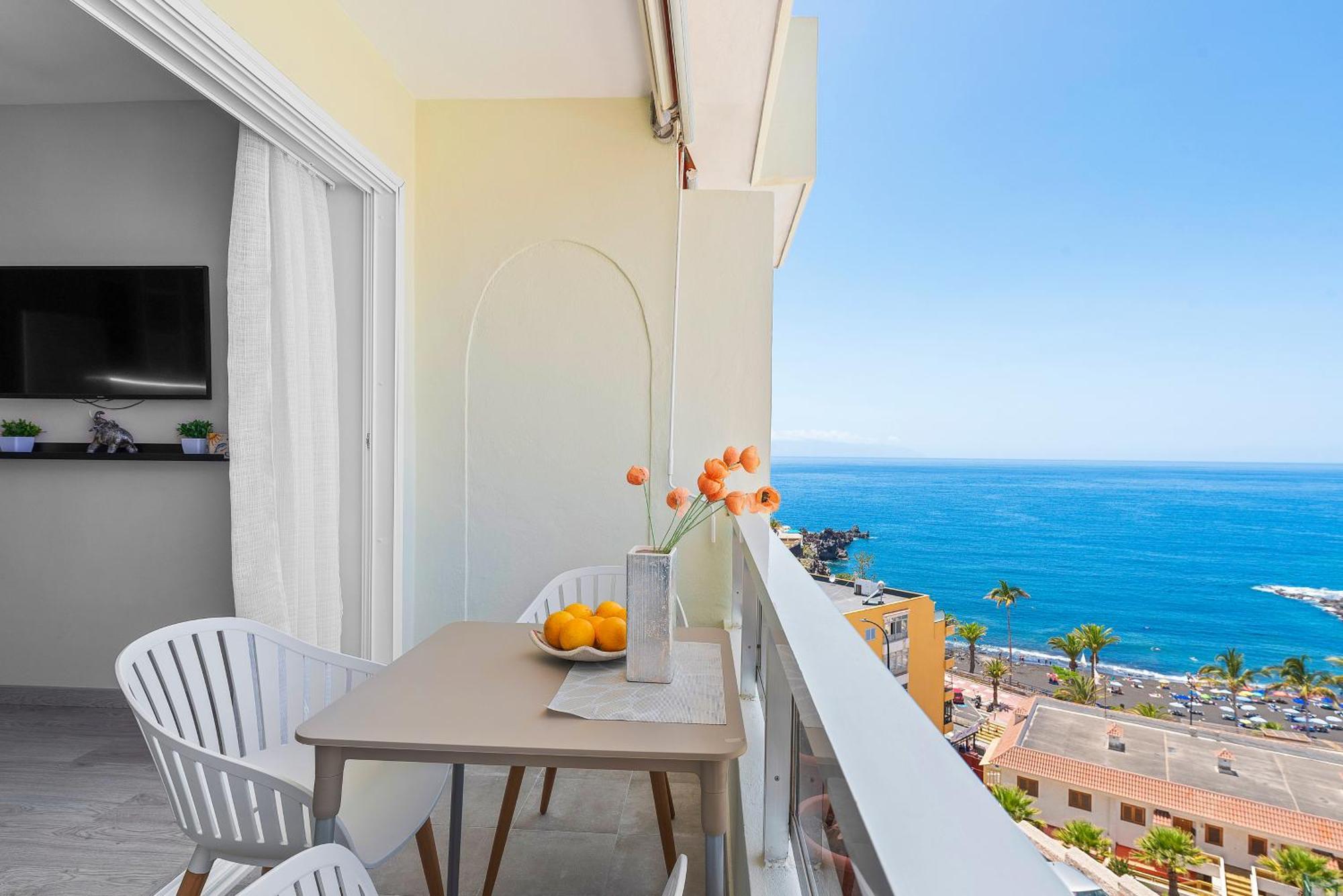 Arenas Negras Playa La Arena, Newly Renovated Apartment Puerto de Santiago  Luaran gambar