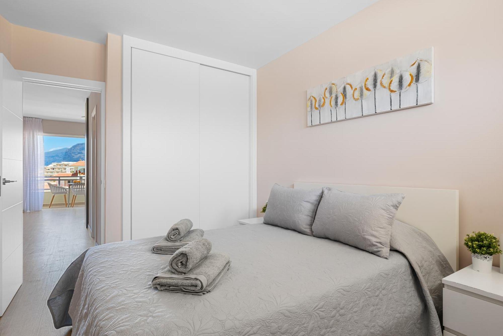 Arenas Negras Playa La Arena, Newly Renovated Apartment Puerto de Santiago  Luaran gambar